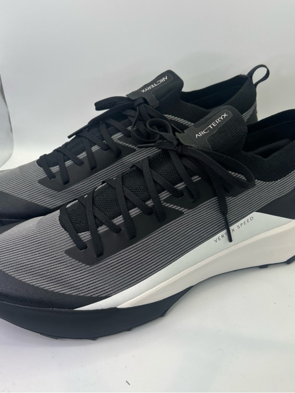 Arc'teryx Men's Vertyx Speed Low-Profile Running Shoes - Black/Gray